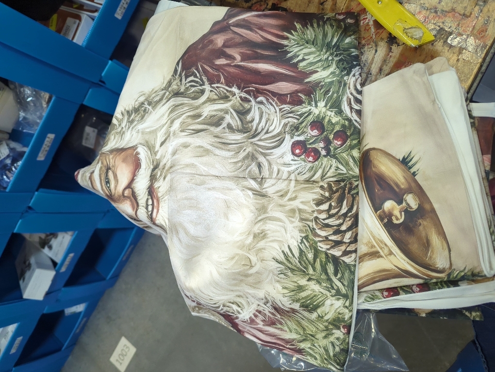 DFXSZ Christmas Pillow Covers 18x18 inch Set of 4 Santa Claus Reindeer Decorative Vintage Throw Pillow Covers Winter Retro Farmhouse Decoration for Home Couch BTHZ-140B18