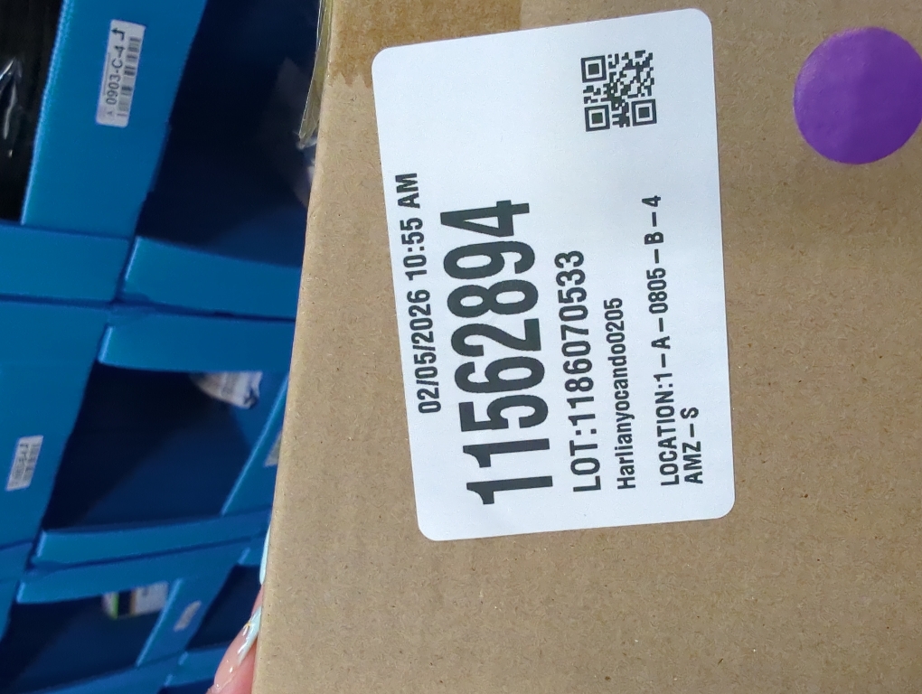 Hollyone Hydrangea Artificial Flowers with Vase White Silk Fake Flowers Arrangements in Glass Vase with Faux Water for Home Bathroom Office Table Centerpiece Shelf Decorations