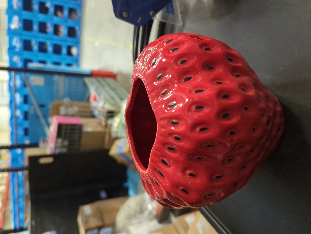 Strawberry Ceramic Flower Vase, Decorative Cute Ornament Vase for Aesthetic Decor Flower Arrangement, Unique for Colorful Modern Vintage Home Kitchen Office Decor Centerpiece, Red 7inch