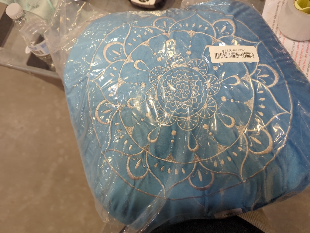 Hihealer Meditation Cushion, Traditional Tibetan Velvet Meditation Pillow COLOR ?