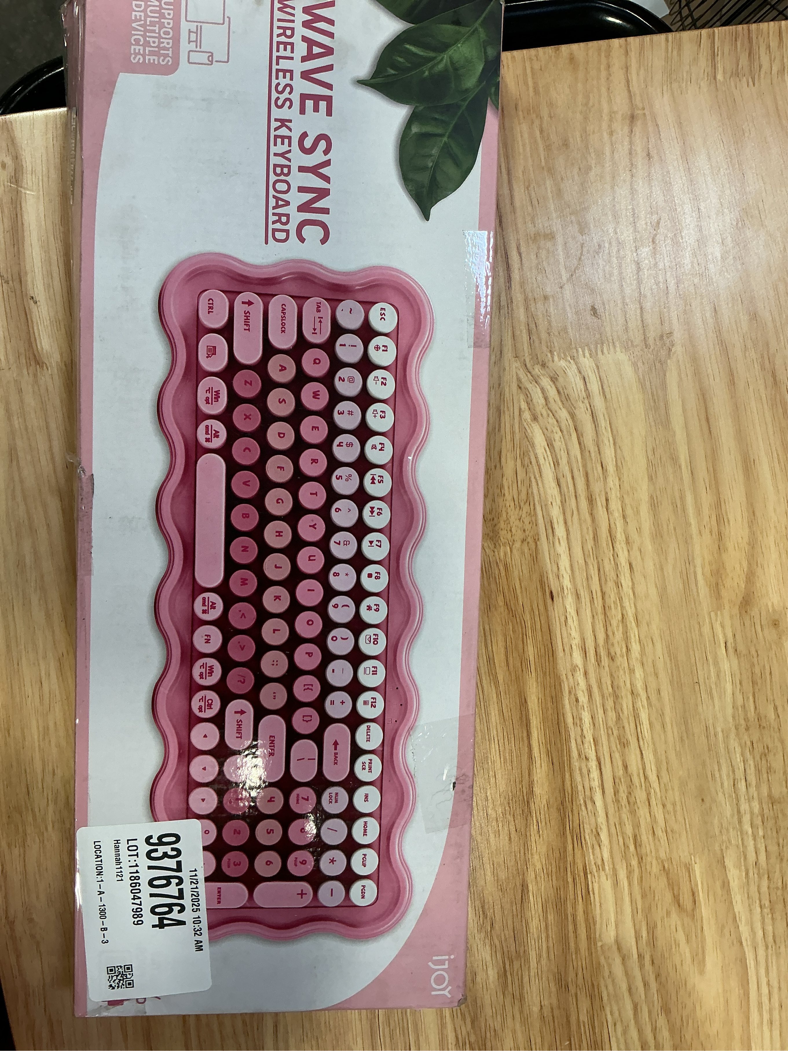 iJoy Wireless Wavy Keyboard - Pink