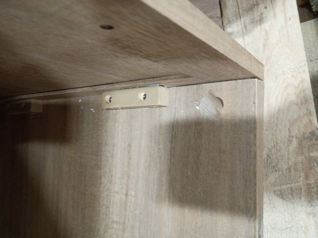 Morriston 30-in light natural oak undermount single sink bathroom vanity (Leg broken )