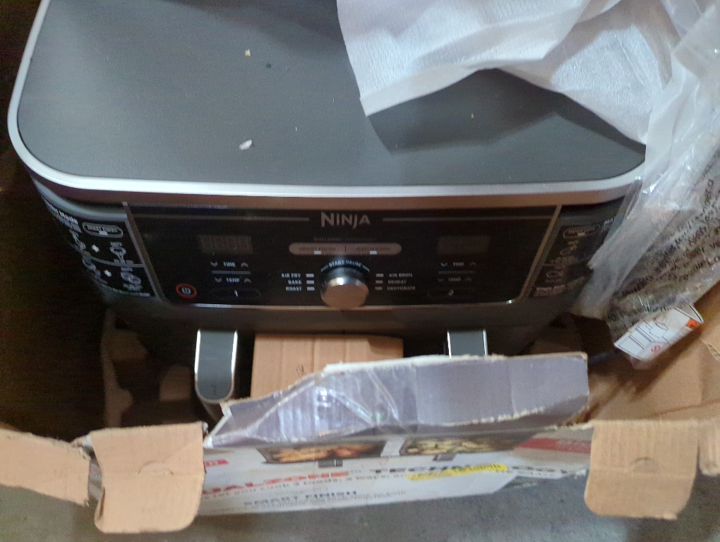 Ninja DZ550 Foodi 10 Quart 6-in-1 DualZone Smart XL Air Fryer with 2 Independent Baskets, Smart Cook Thermometer for Perfect Doneness, Match Cook & Smart Finish to Roast, Dehydrate & More, BLACK