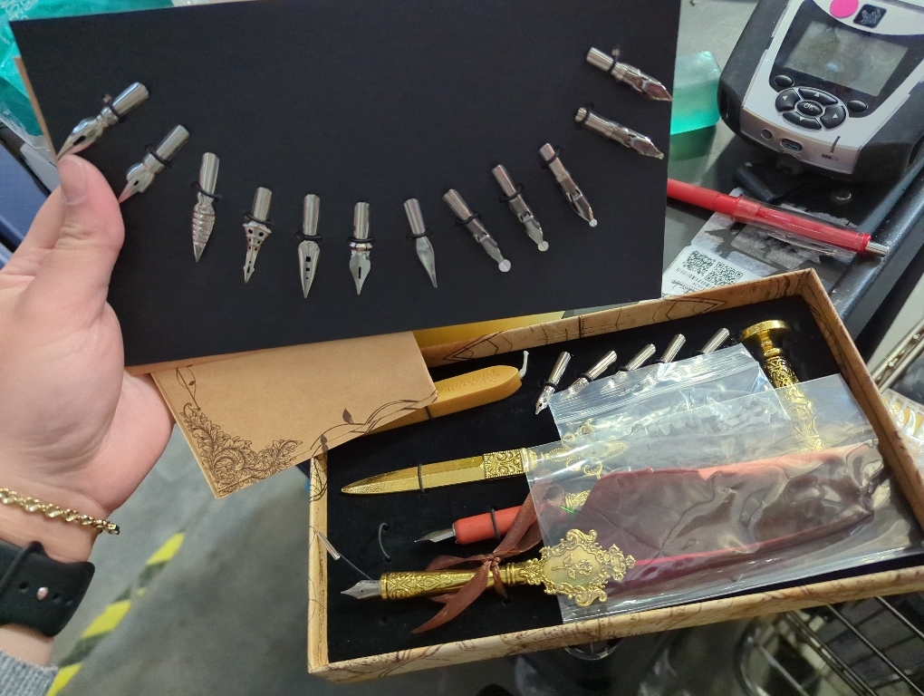 Hethrone Feather Pen and Ink Set - Quill Pens Calligraphy Pen Set Fountain Dip Pen