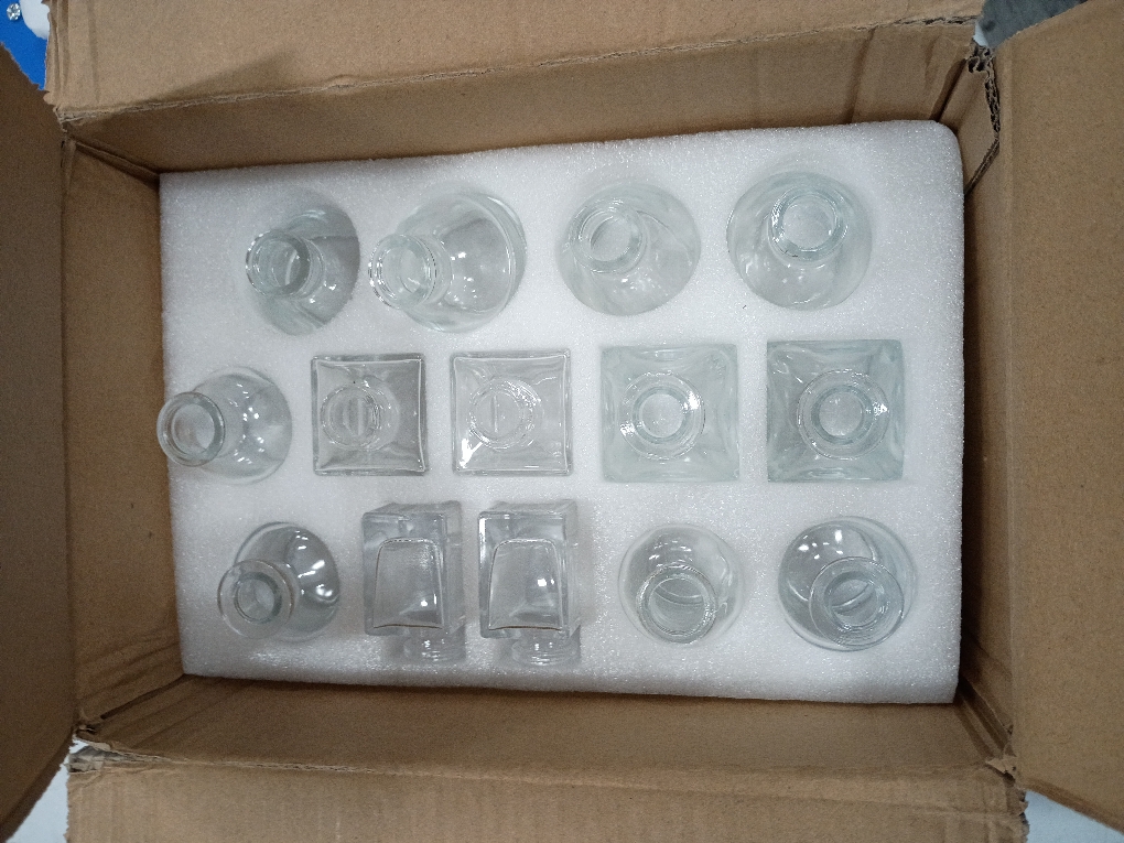 Glass Bud Vase Set of 28 Pcs, Small Clear Bud Vases for Flowers, Vintage Vases for Centerpiece Table Wedding Decorations Home Decor Glass Bottles for Birthday Party Anniversary