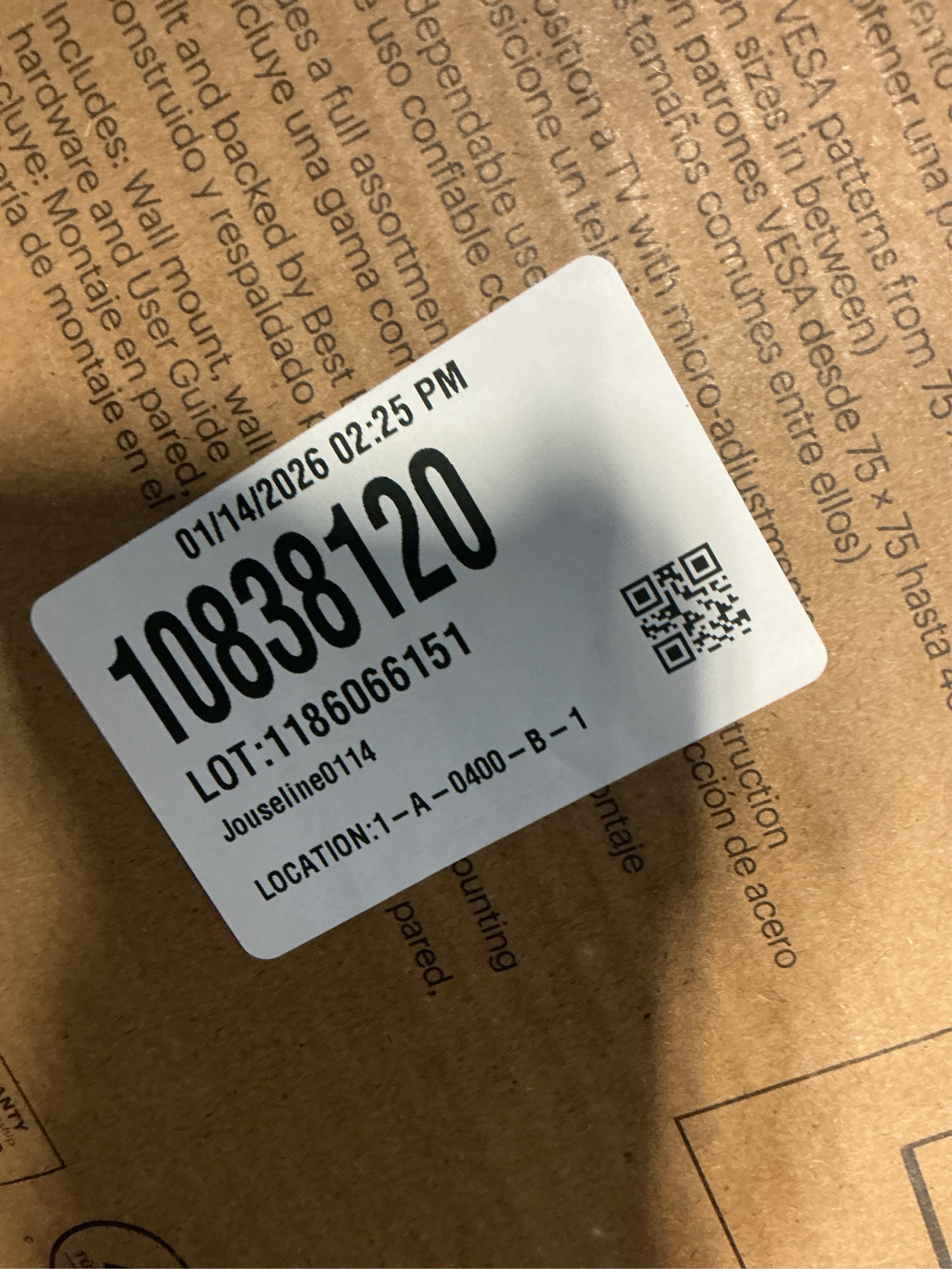 Best Buy Essentials Full Motion TV Wall Mount with Mounting Hardware Included, (New)