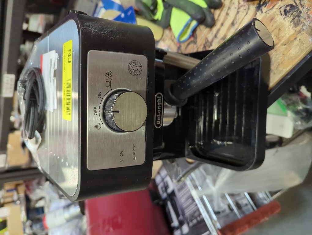 De'Longhi Stilosa Manual Espresso Machine, Compact Coffee Maker, 15 Bar Pump Pressure, Manual Milk Frother Steam Wand for Authentic Single & Double Espresso, Lattes & Cappuccinos, Tamper Included