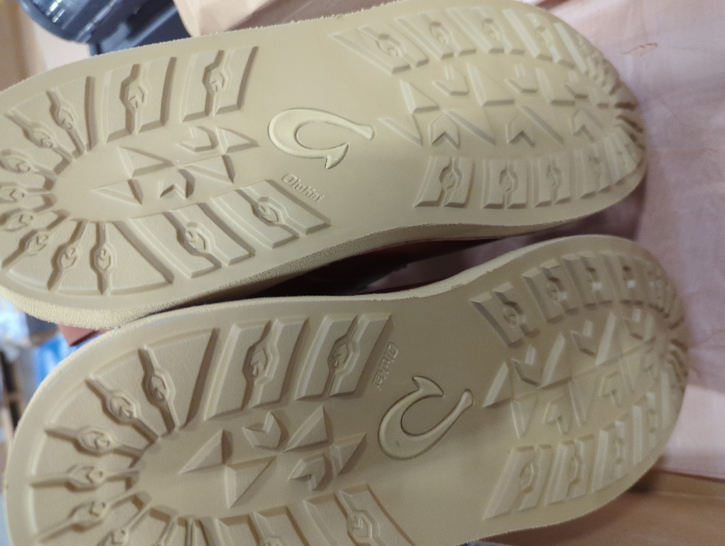 OluKai KilaKila Coconut Husk Mens 10.5