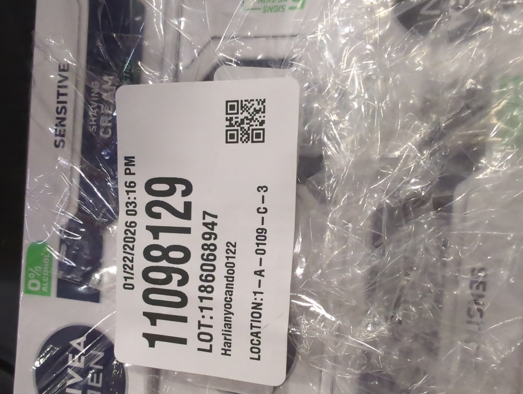 NIVEA Men Sensitive Shaving Cream 4-Pack for Men with Sensitive Skin, Alcohol-Free Formula with ChamomilE, Rich Lathering Cream for Comfortable Close Shave and Hydrated Skin, 100 ml Each Tube