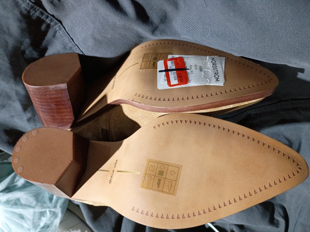 Dolce Vita Women's Klint size 6