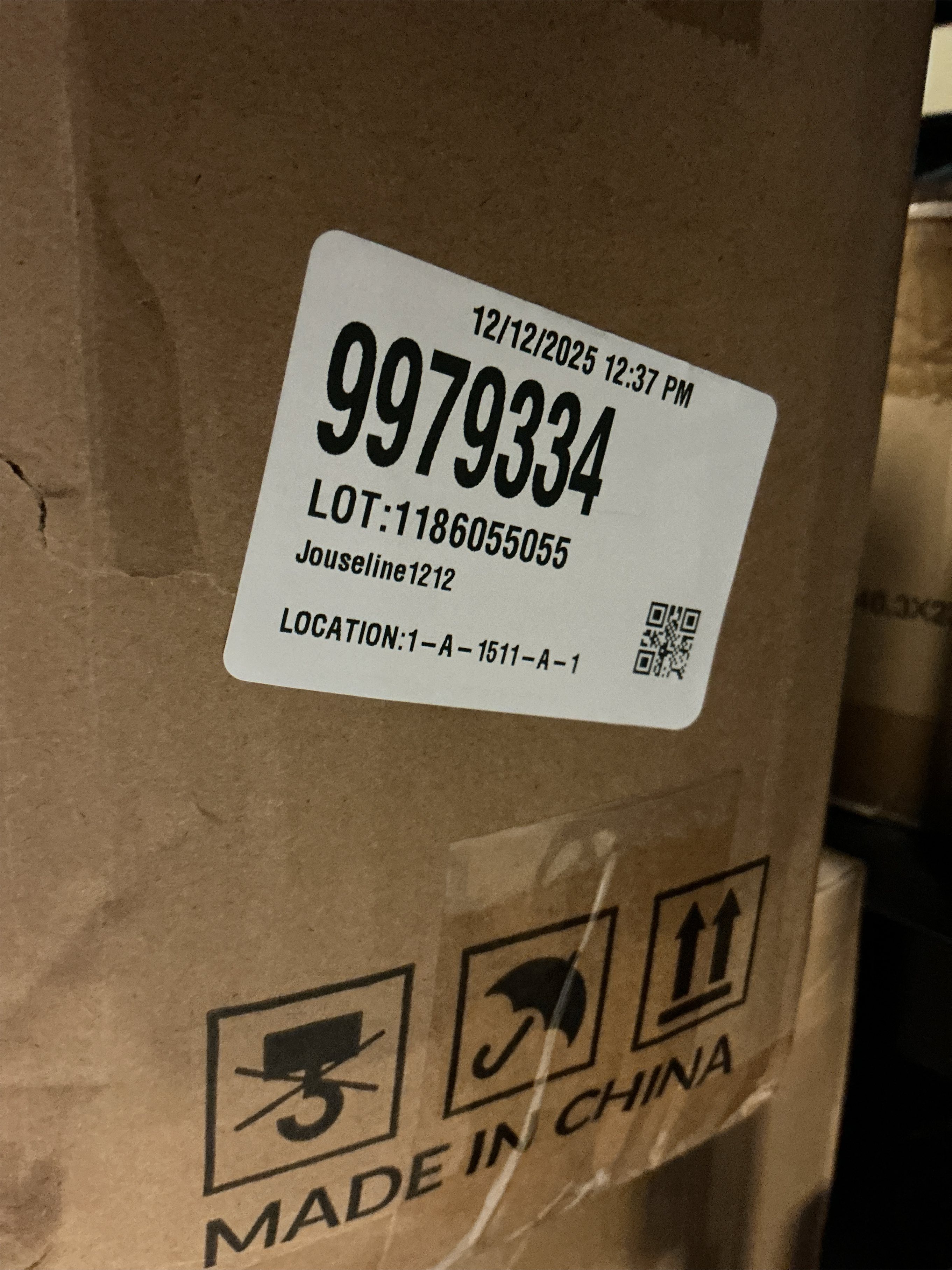 Bedsure Calming Dog Bed for Large Dogs - Donut Washable Large Pet Bed, 36 inches Anti-Slip Round Fluffy Plush Faux Fur Dog Bed, Fits up to 80 lbs Pets, Black
