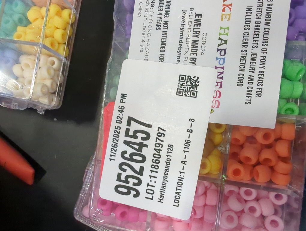 Giant Crayon Bead Box, Pony Beads with Smooth Surface Craft Assortment Colors (6x 9mm/18colors/1800 beads)