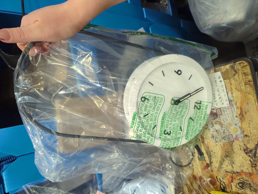 Driini Decorative Wall Clock with Pendulum (White) – Modern Wood, 3D Gold Numbers, Metal Frame – Small, Unique Wall Clocks for Living Room Decor or Bathroom - Battery Operated, Silent, Non-Ticking