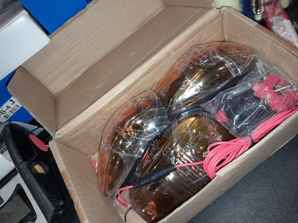 Banpo 5 X Cab Marker Light, Amber Lens Amber LED Housing Cab Roof Running Lights, Accessories Light Sets w/Wiring Pack Compatible with 1999-2002 Dodge Ram 2500 3500 Pickup Trucks