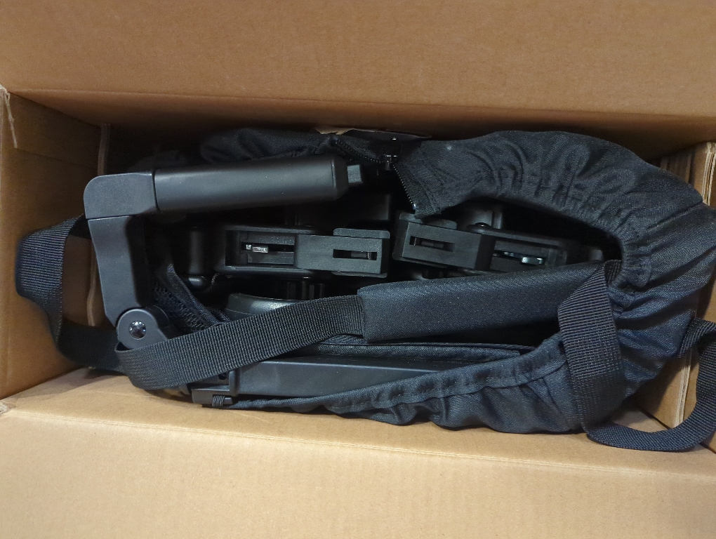 Munchkin Sparrow Travel Baby Stroller for Babies and Toddlers, Ultra Compact and Lightweight, Great for Airplane and Everyday Car Trips, Black