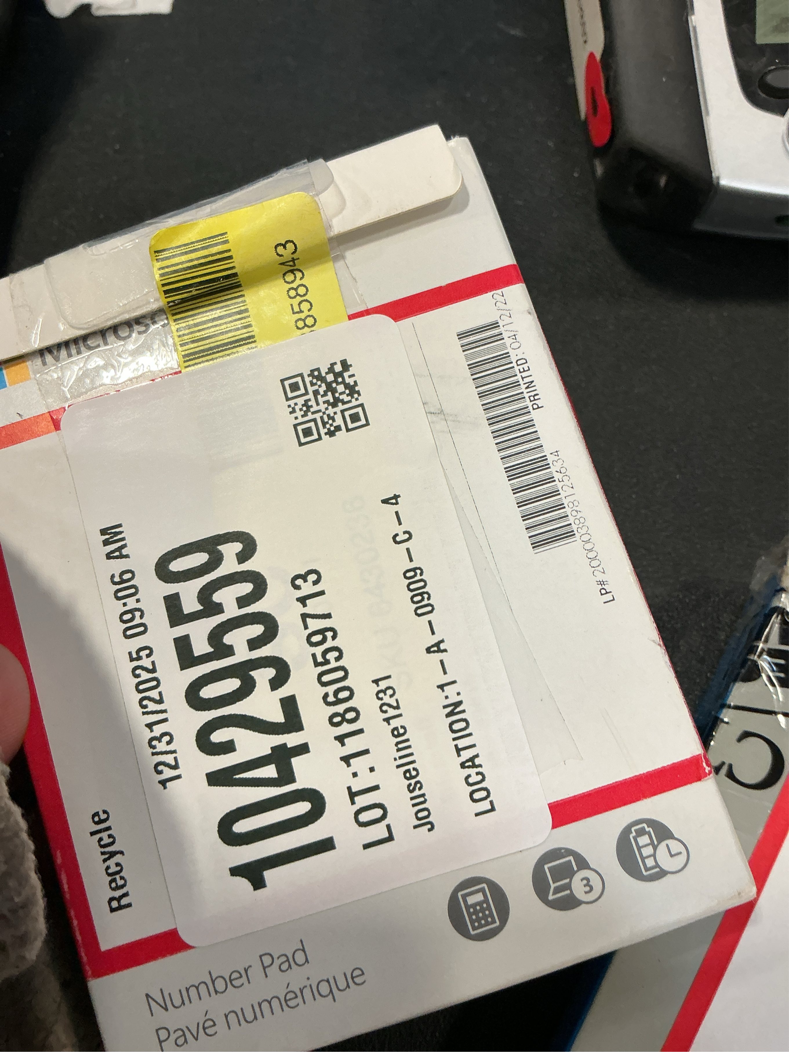 Microsoft Number Pad Matte Black - Bluetooth 5.0 Connectivity - 2.4 GHz Frequency Range - Connect up to 3 devices - 1.3mm low profile key travel