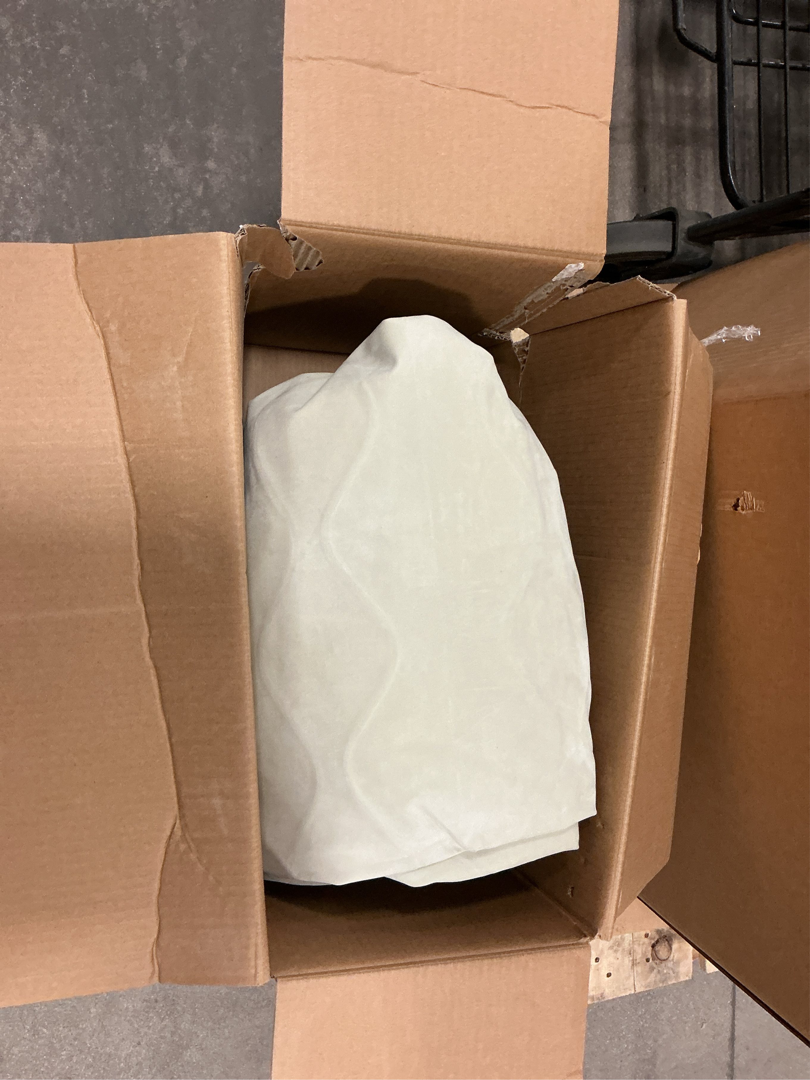 Intex Ultra Plush 20 Queen Air Mattress with 120V Internal Pump