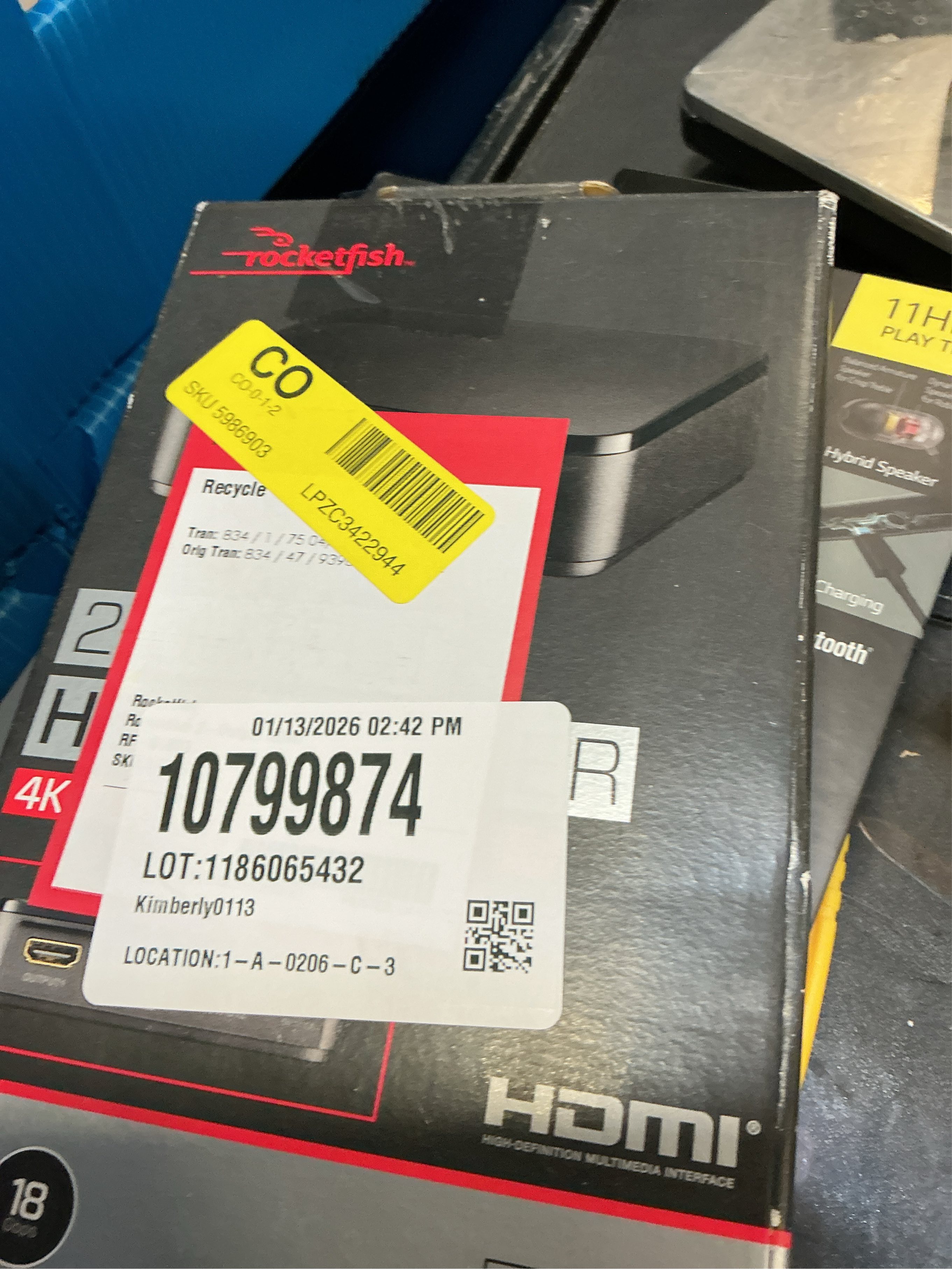 Rocketfish 2-Output HDMI Splitter with 4K at 60Hz and HDR Pass-Through