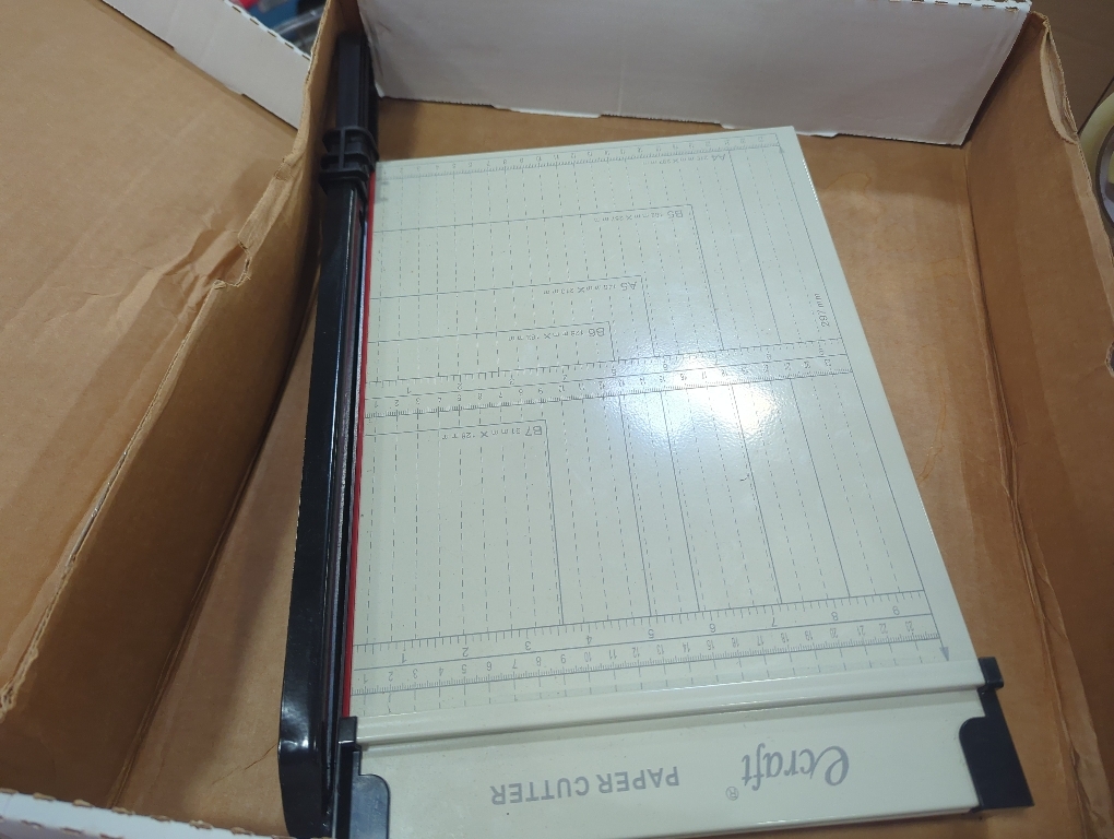 Ecraft 12 Guillotine Paper Cutter：Paper Trimmer Accurate Cutting with Safety Guard,15 Sheets Capacity,Magnetic Guide,Heavy Duty Metal Base, Perfect for Cardstock,Cardboard,Vinyl,Crafts & Photos