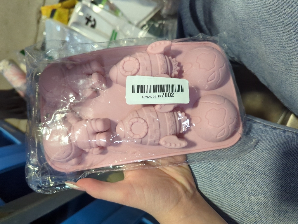 2 Pack Rocket Silicone Mold Space Adventure Astronaut Silicone Mold Food Grade Non-Stick Silicone Molds 3D Astronaut Rocket Earth Cake Mold for Chocolate Candy Fondant Resin Epoxy Handmade Soap Ice