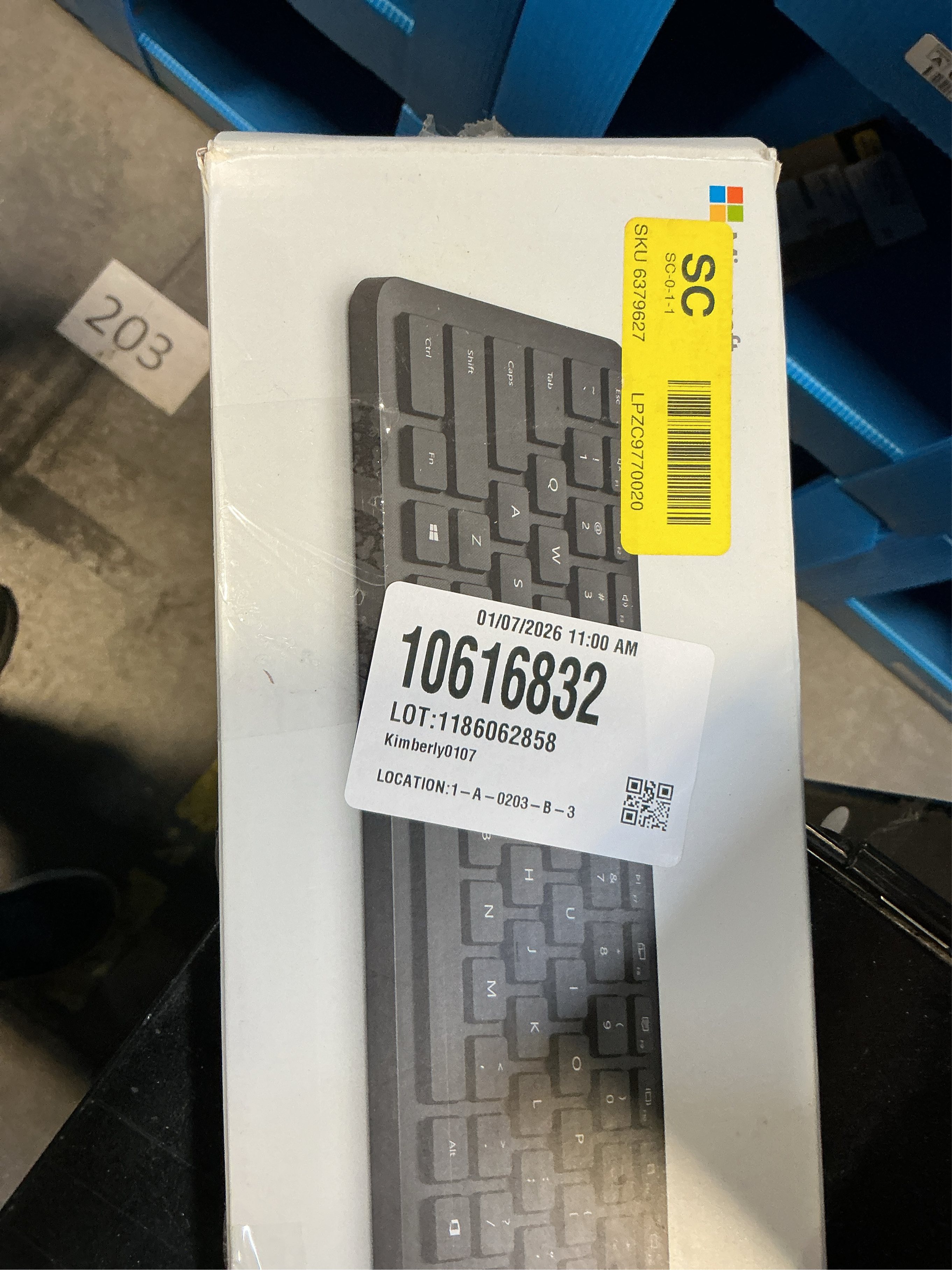 Microsoft QSZ-00001 Microsoft Bluetooth Keyboard - Wireless Connectivity - Bluetooth - 32.81 ft. - Black - Blue