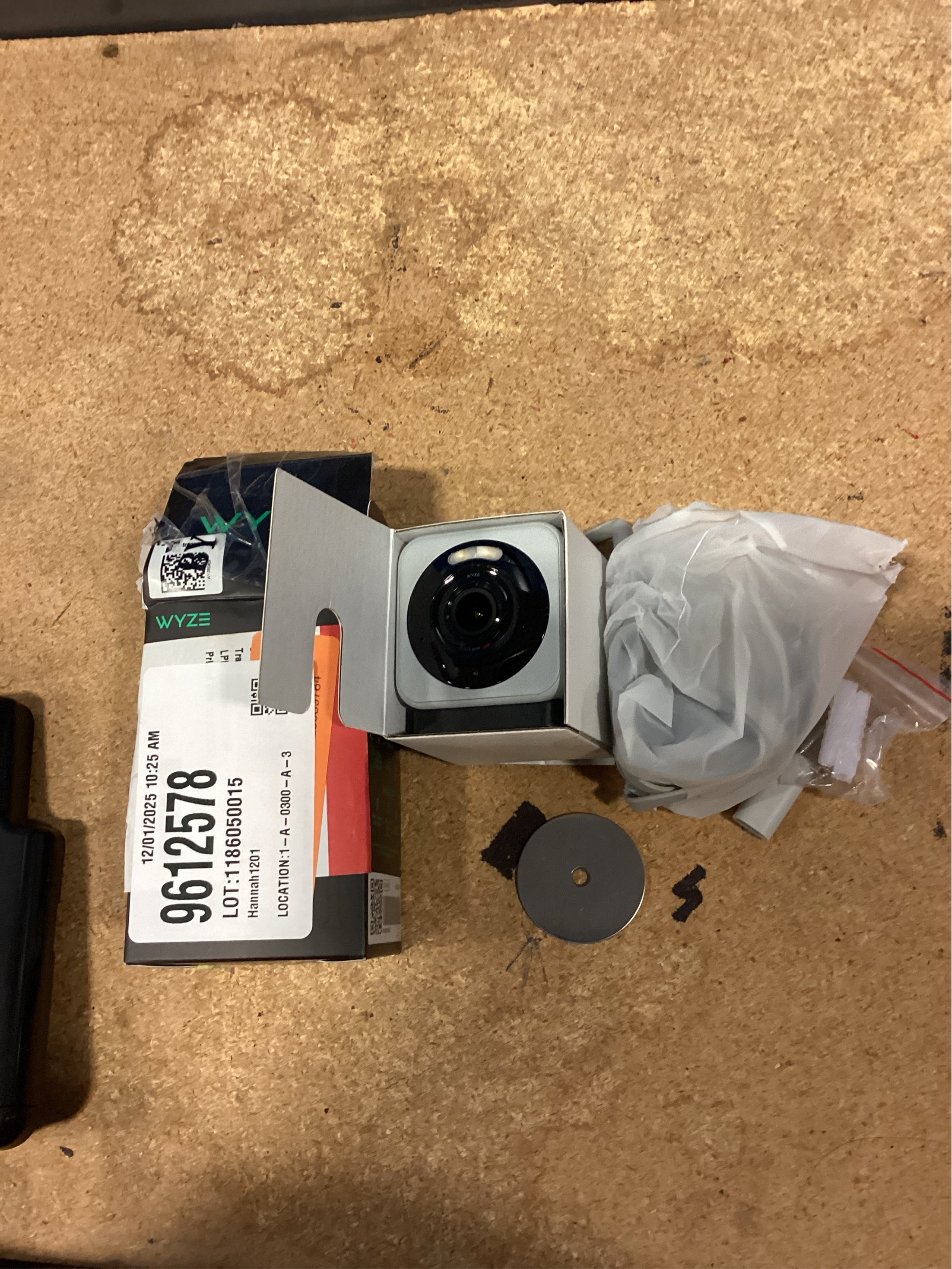 Wyze Cam V4 Plug-in Indoor and Outdoor Smart-Enabled Security Camera