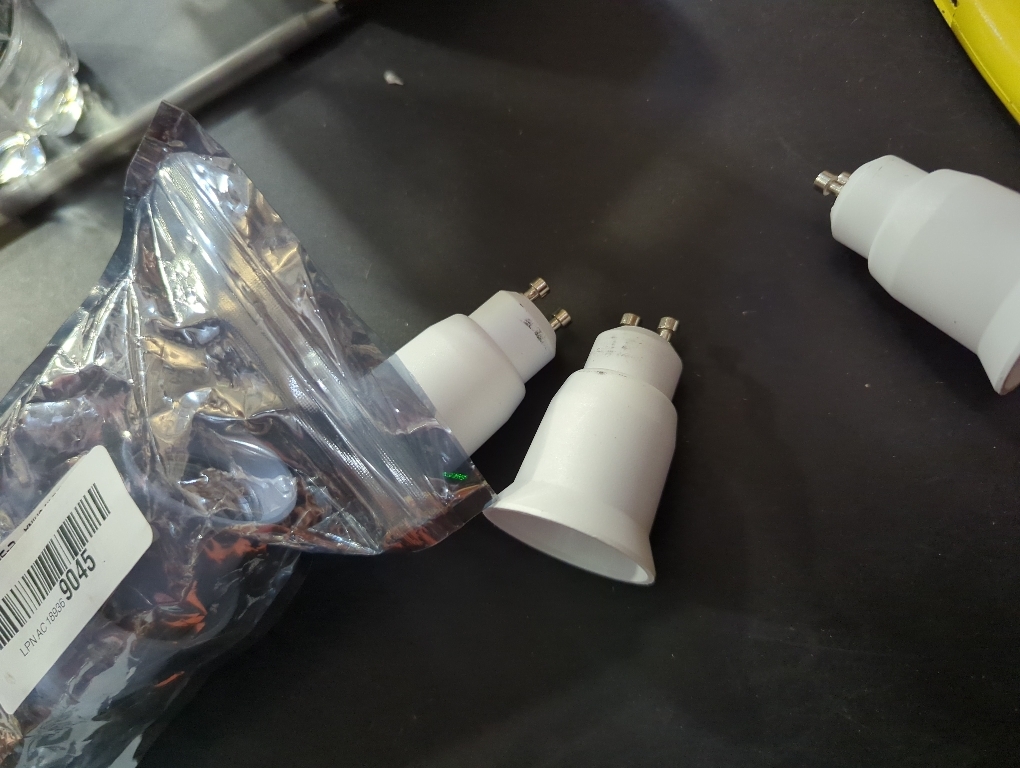 6pcs Bulb Holder GU10 to E27 Adapter Converter - GU10 to E26 LED Bulb Base Socket