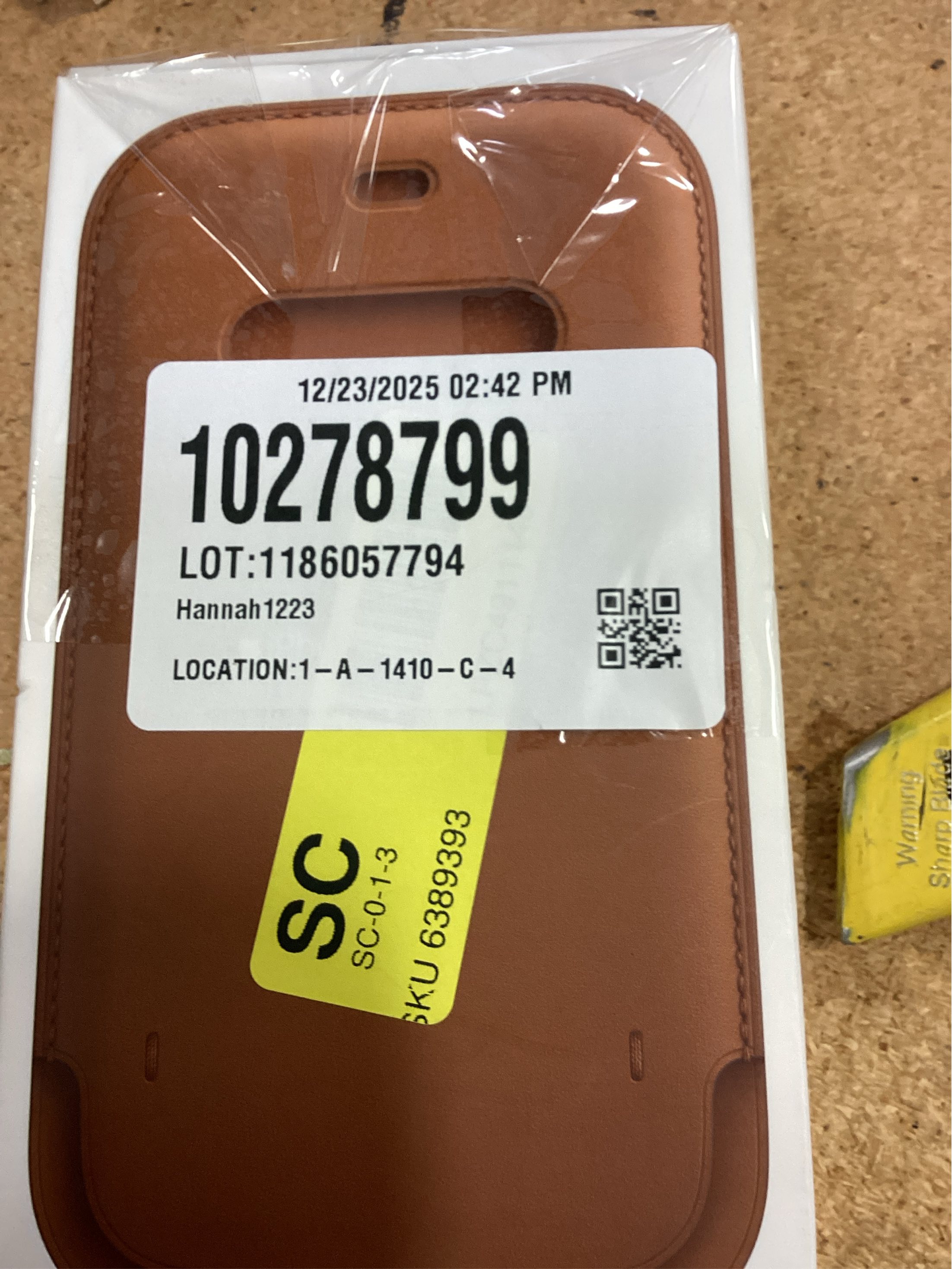 Apple iPhone 12 / 12 Pro Leather Sleeve with MagSafe - Saddle Brown