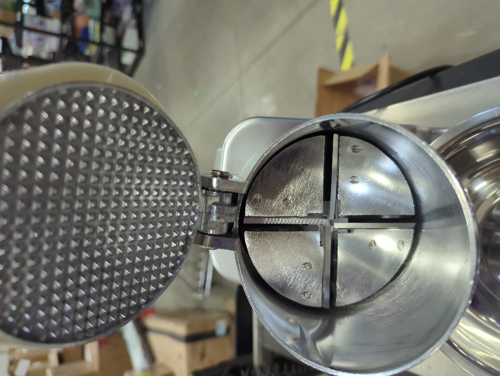 VEVOR Ice Crusher Machine, 143lbs Per Hour Electric 2 Blades Snow Cone Maker, Stainless Steel Shaved Ice Machine with Bowl and Cover, 300W 2000RPM Ice-Shaver for Home and Commercial Use, Silver