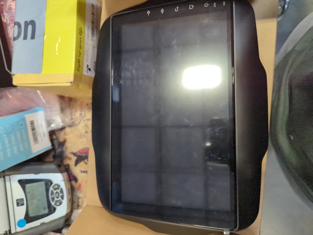 Android 13 Double Din Car Radio Compatible with Jeep for Renegade 2015-2020, 2G 32G 9 Touch Screen Car Stereo Radio with Wireless Carplay Android Auto GPS Navigation WiFi Mic Backup Camera