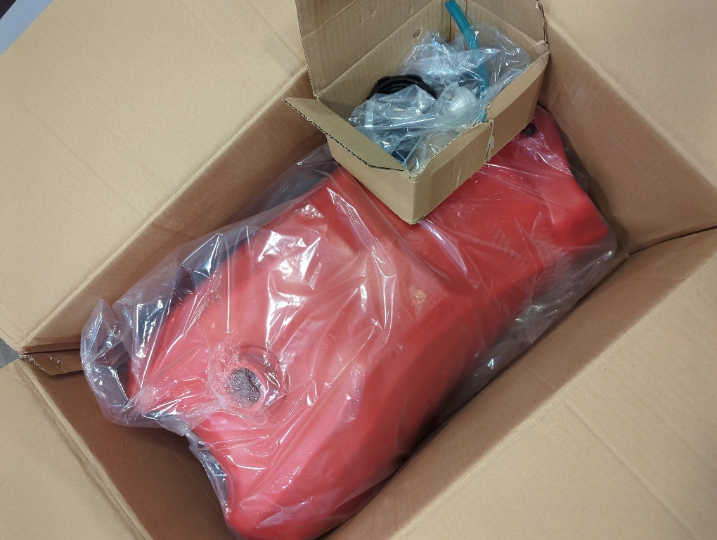 GXYWADY Plastic Fuel Tank with Gas Cap Fuel Gas Tank Replacement for TRX300 Fourtrax 300 1988-1992 Red