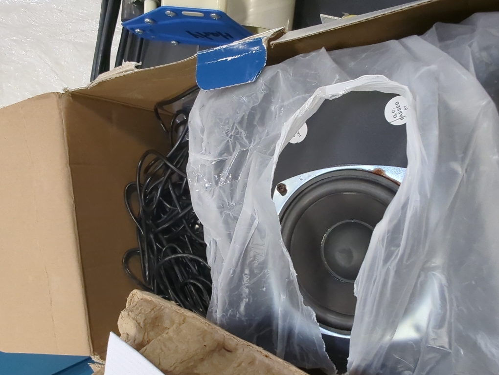 Insignia NS-5004BT - Speaker system - for PC - 2.1-channel - wireless - Bluetooth - 25 Watt (total)