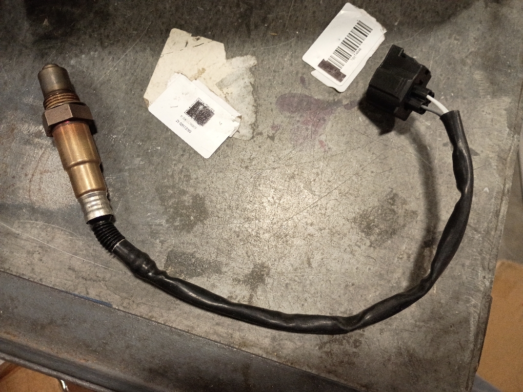 Car Oxygen Sensor 11787545074 11787569968, Compatible with BM-W 128 323 325 328 330 335 528 535 550 650 750 X3 X5 X6 Z4