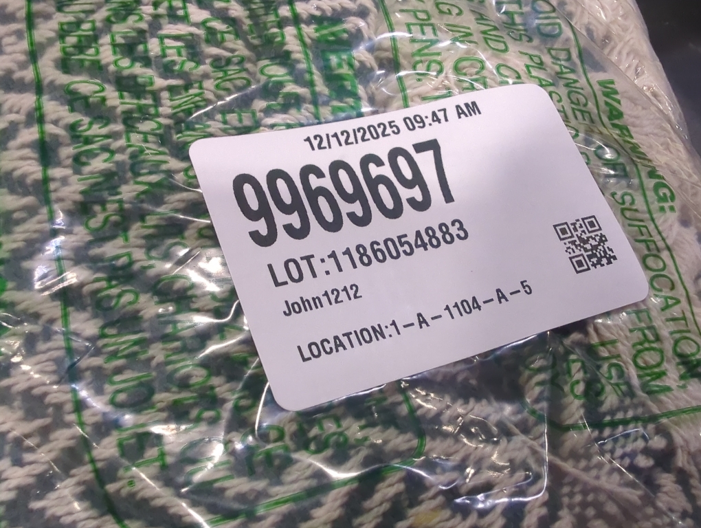 Size medium Color Blue Rustic Farmhouse Double Diamond Woven Throw,