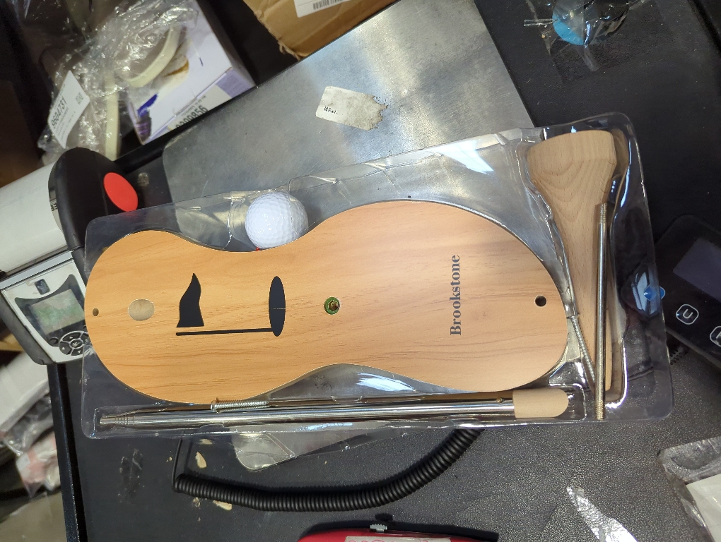 BrooksStone Deluxe Tee Toss Game - Be The First to Land The Ball Up On The Tee! (All Parts Included)