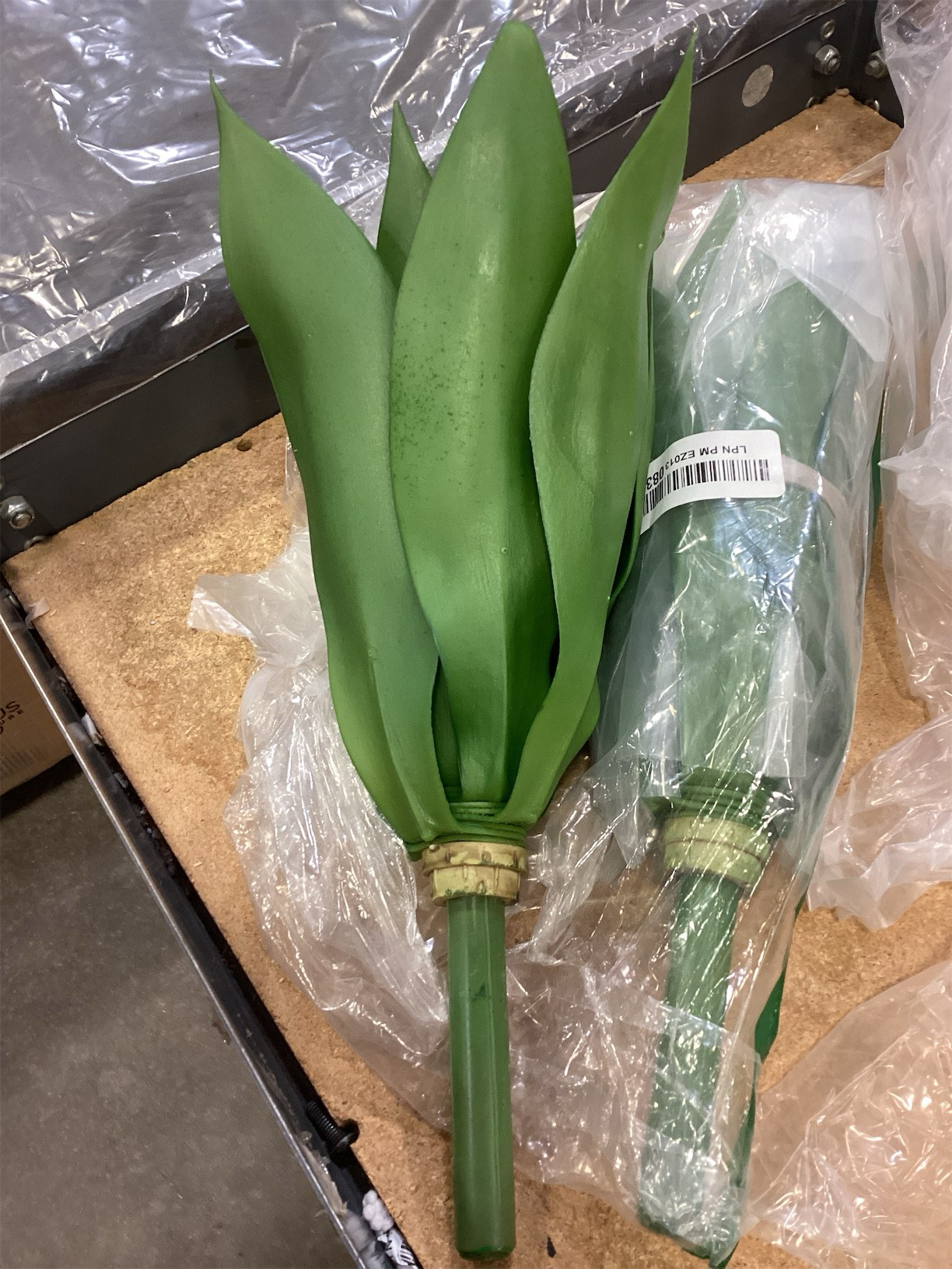 Artificial Agave Plants, UV Resistant Fake Agave Planters for Indoor and Outdoor Decorating Artificial Plants for Outdoors Fake Plants (2Pack, 12.6) Green