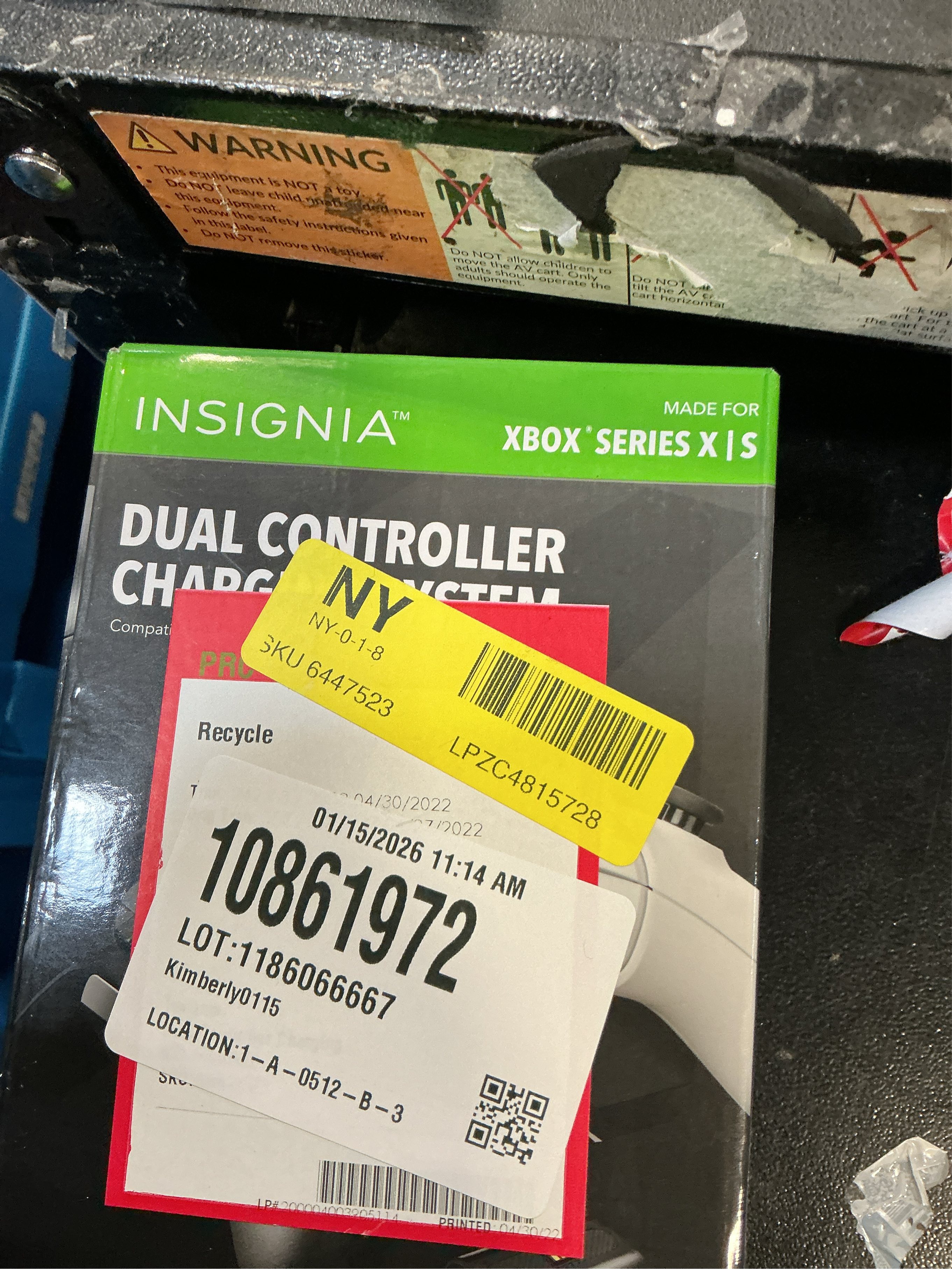 INSIGNIA Dual Controller Charging System for Xbox Series X|S - Black