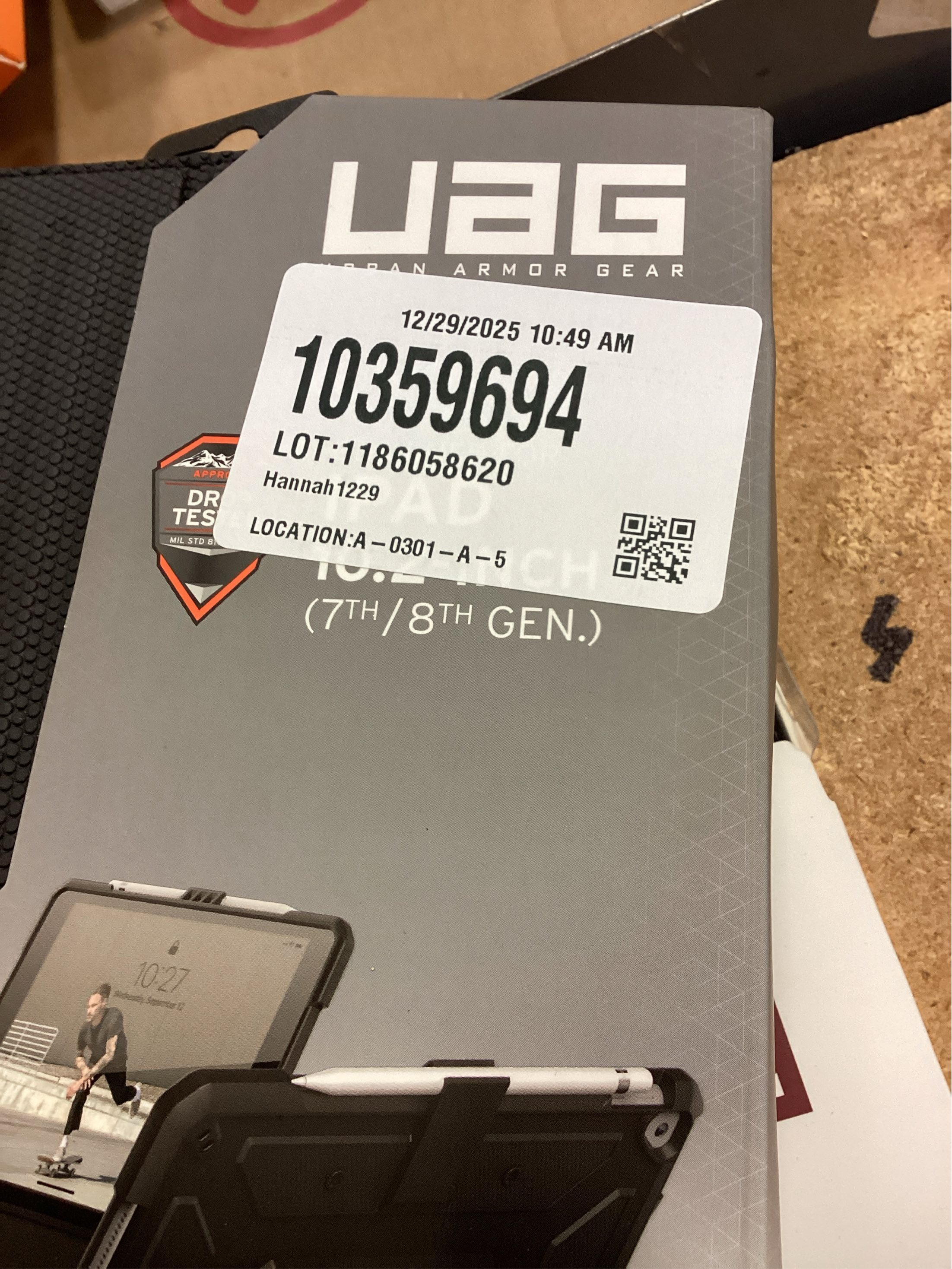 Urban Armor Gear (UAG) Apple iPad 10.2-inch (9th/8th/7th Gen, 2019/2020/2021) Metropolis Case - Black