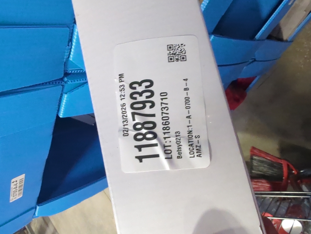 Woaboy Pack of 2 Luxury Faux Fur Throw Pillow Covers Cowhide Decorative Soft Fluffy Plush Couch Throws Brindle Cushion Covers for Couch Living Room Sofa Bedroom 20x20 Inch，Coffee