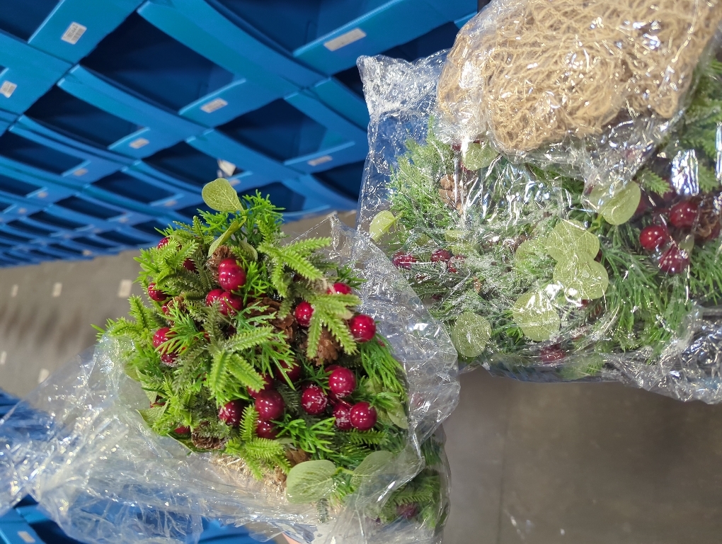 Candle Rings with Red Berries and Pinecones 2Pcs Christmas Candle Wreaths Artificial Centerpiece for Pillars Winter Wedding Holiday Table Decor