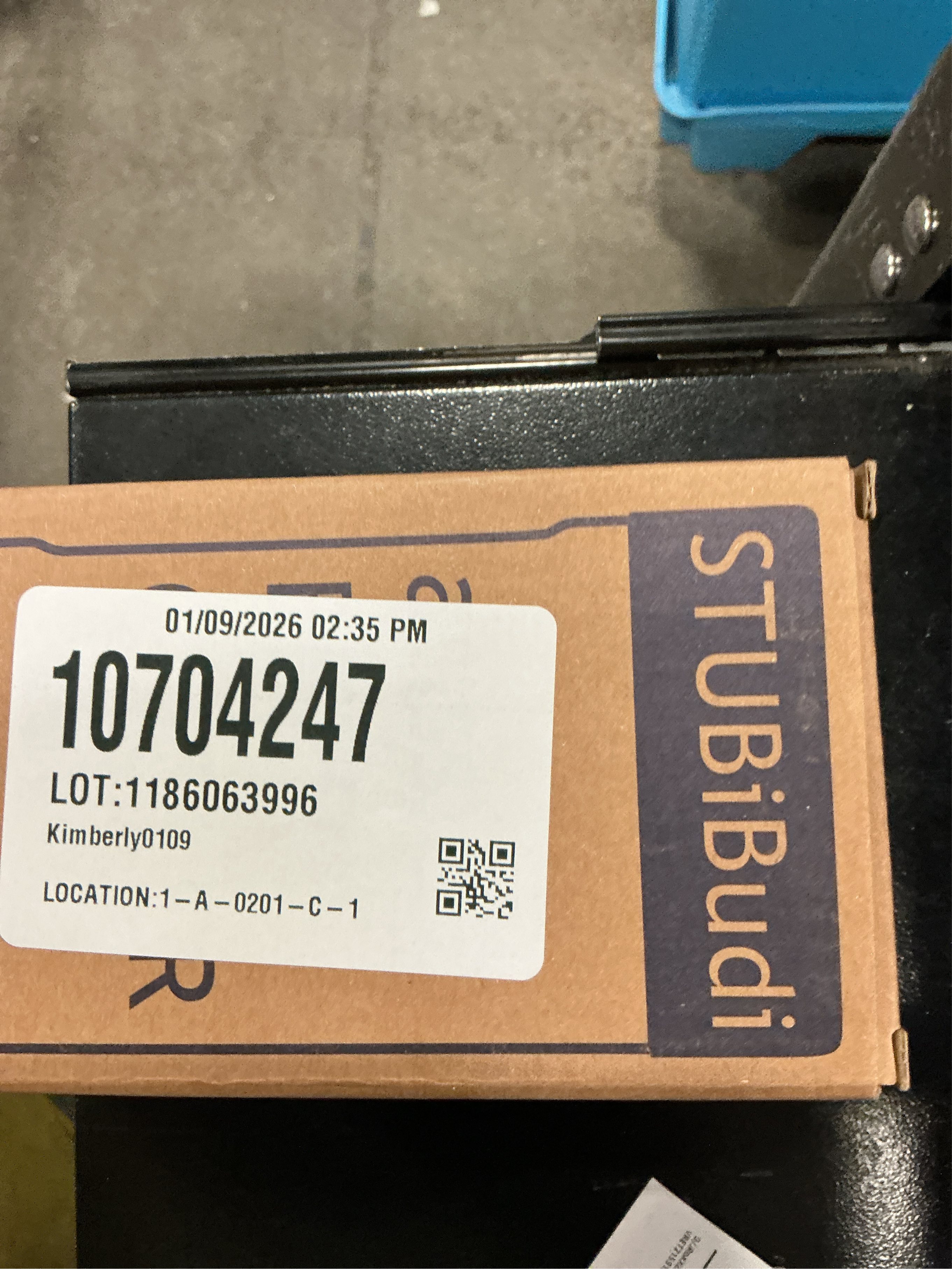 OAKMANN Stainless Steel Beer Cooler With Bottle Opener, Vacuum Insulated Can Cooler 12 oz for Bottles Cans, 4-in-1 Universal Insulator Coozy for Bottles Cans, Best Beer Gifts for Men (Black)