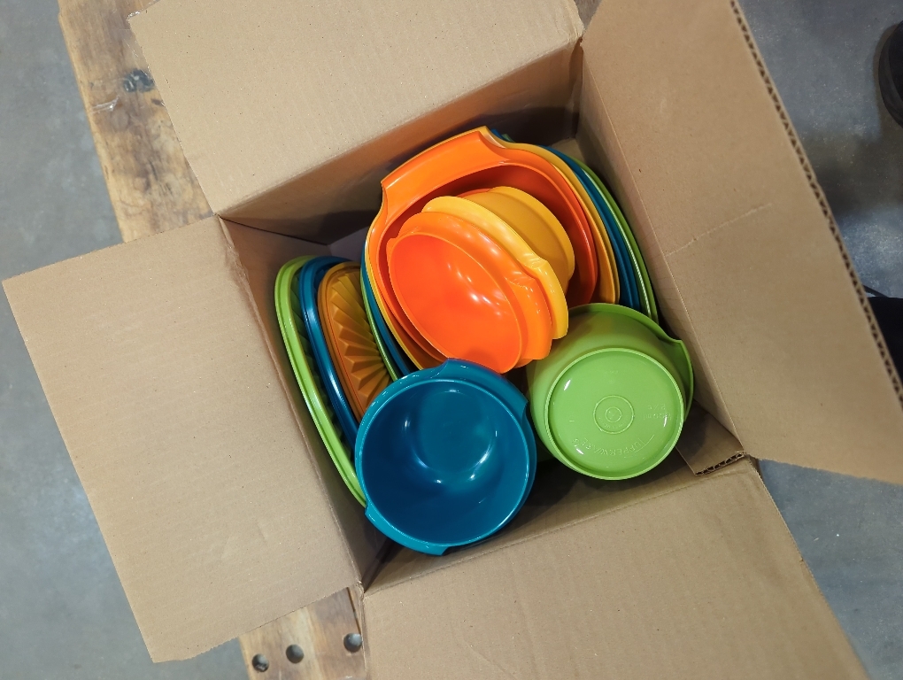 Tupperware Heritage Retro Collection, Bowls & Plates, 20 Piece Food Storage Container Set in Retro Colors, Dishwasher Safe and BPA Free