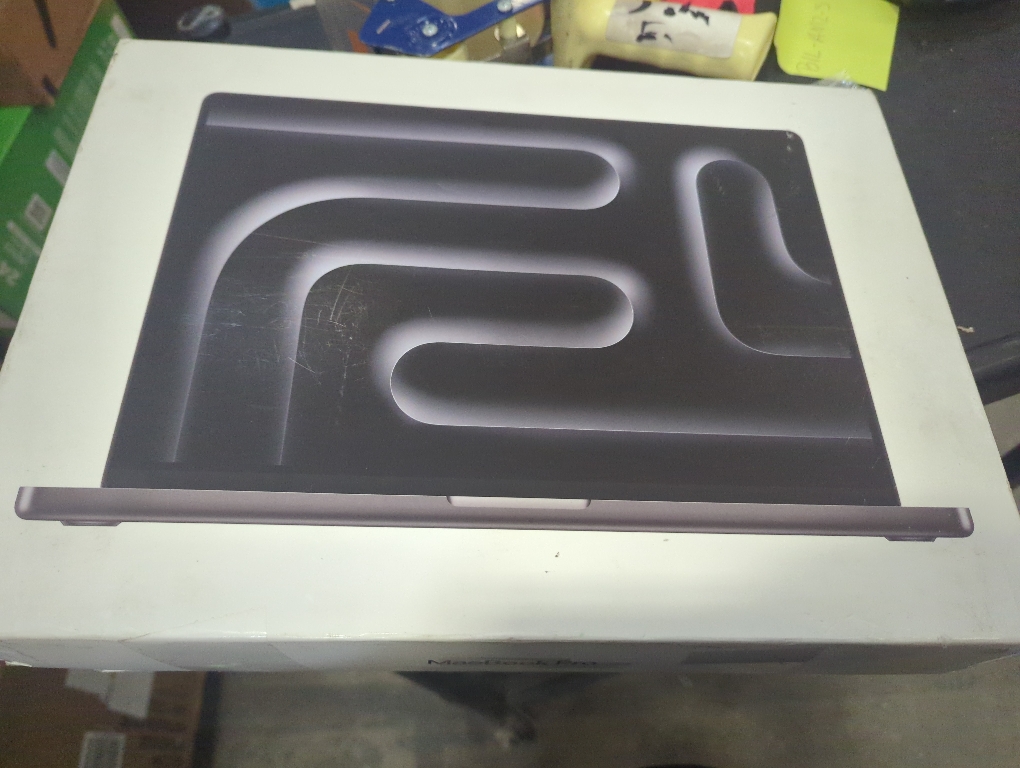 Apple Size 14 Color Black MacBook Pro with M4 Chip 10-Core CPU / 10-Core GPU, 16GB Memory, 1TB SSD, Silver, 2024