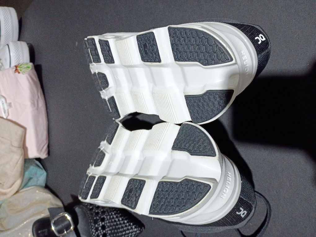 On Men's Cloudmonster Sneakers (See the picture for the size )