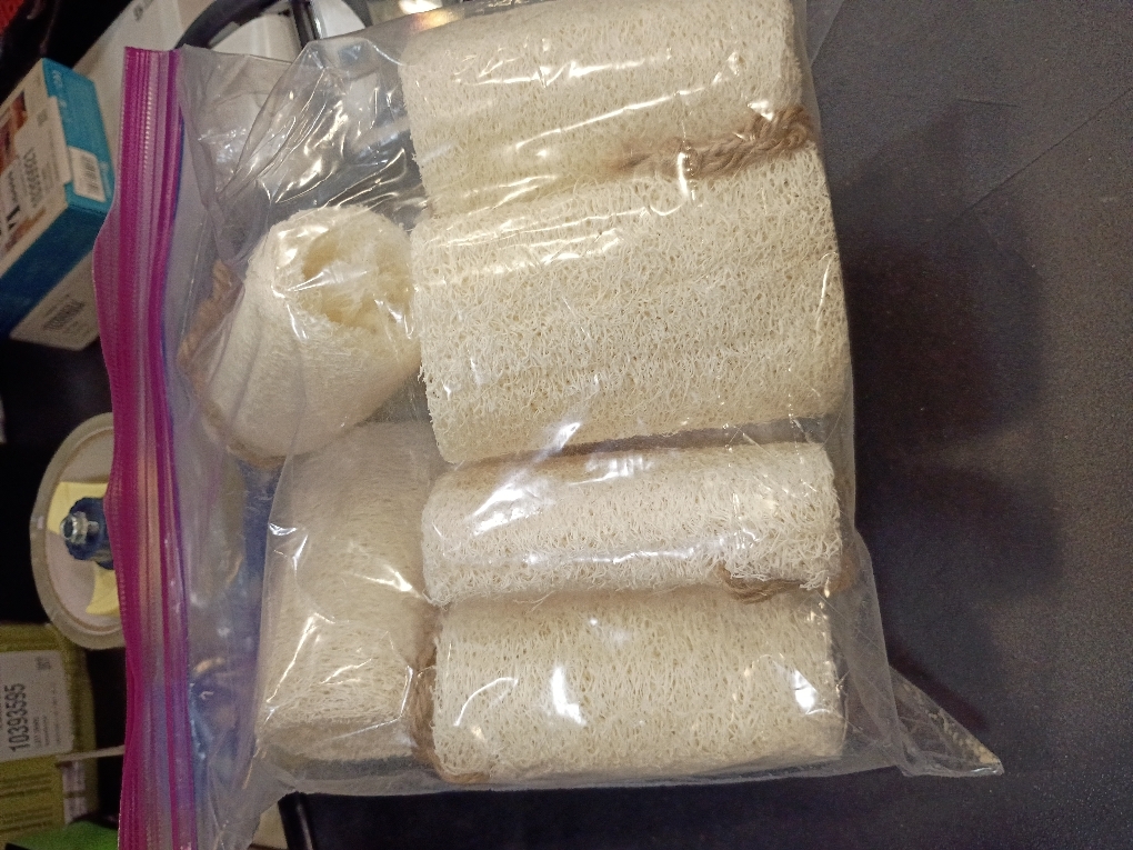 7 Pack Natural Loofah Body Scrubber Sponge, 5 Inches Organic Luffa for Exfoliating & Smooth Skin Cleansing, Ideal for Men & Women, Spa & Shower Use