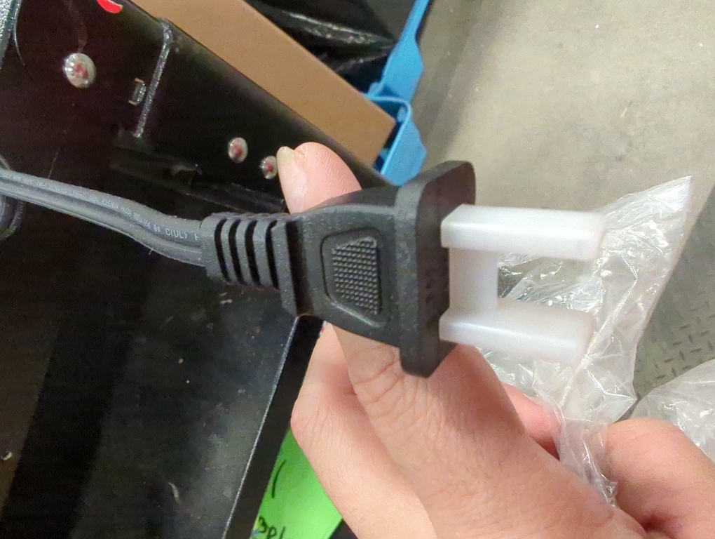 Insignia™ - 5 Qt. Digital Air Fryer - Stainless Steel (damage on bottom)