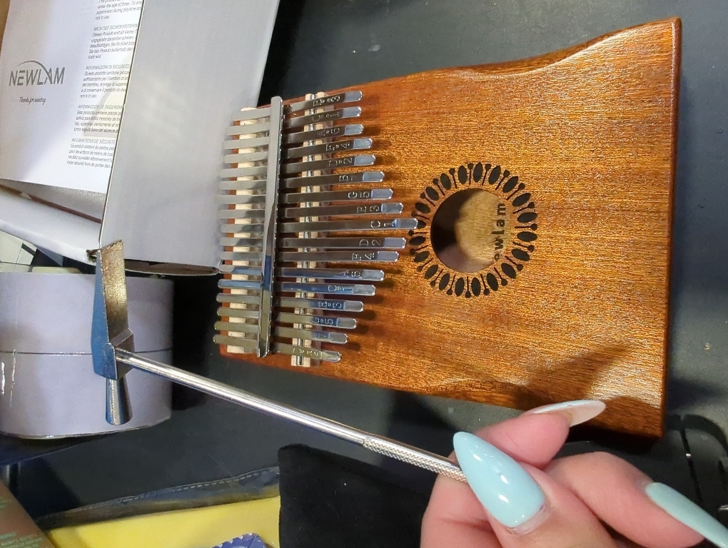 Kalimba Thumb Piano 17 Keys, Portable Mbira Finger Piano Gifts for Kids and Adults Beginners