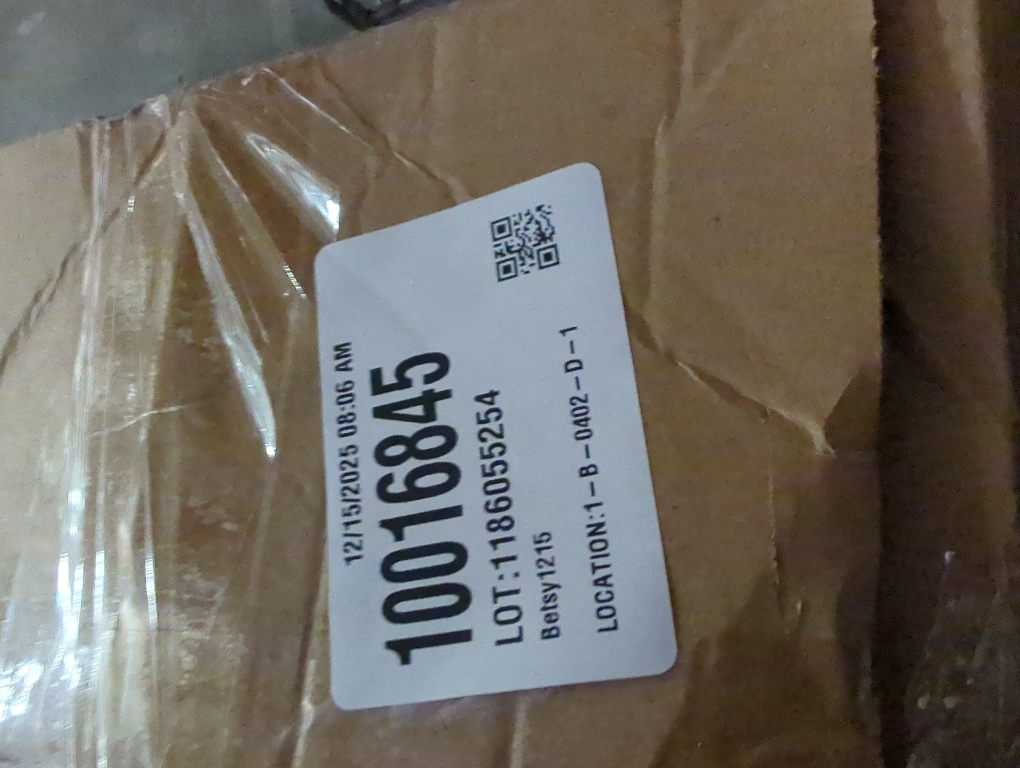 Pre-Lit Artificial Christmas Hanging Basket Christmas Decorations, Christmas Wreath Basket for Front Porch Garden Patio Outdoor Xmas Holiday Decor