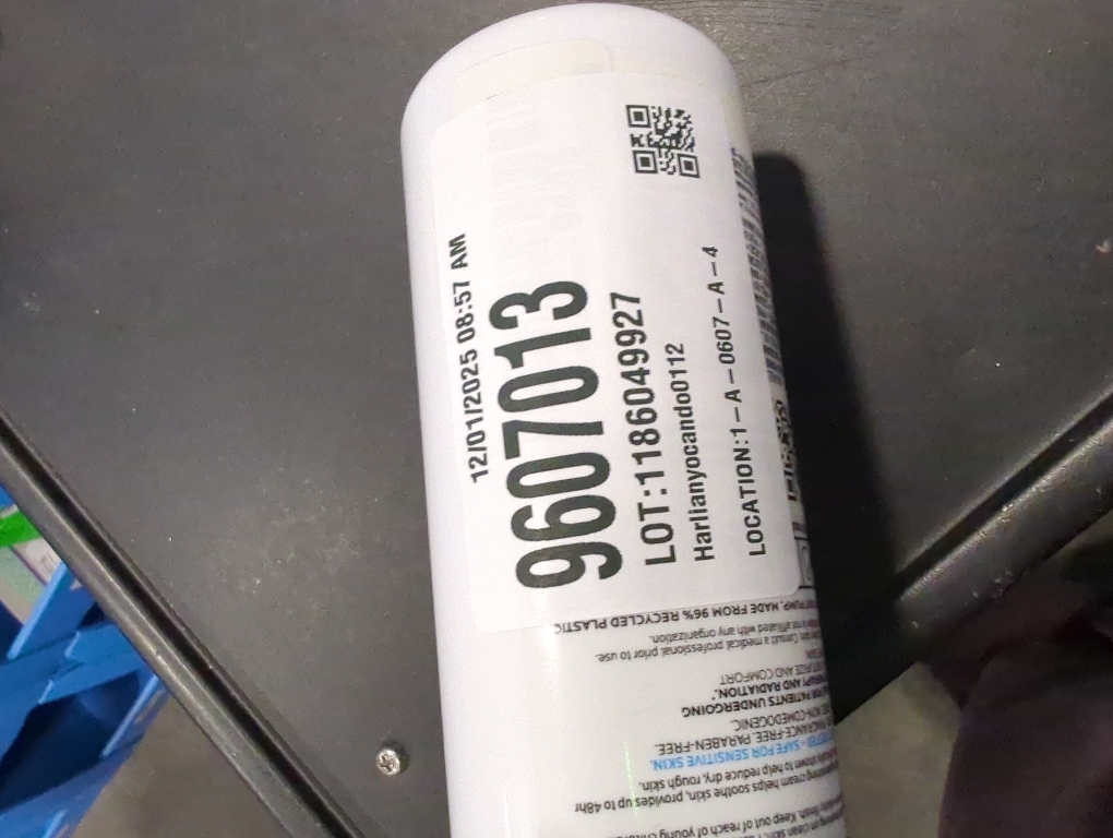 La Roche-Posay Lipikar AP  Triple Repair Moisturizing Cream | Face & Body Lotion For Dry Skin | Shea Butter & Niacinamide Moisturizer | Gentle Face & Body Cream For Dry, Rough & Sensitive Skin