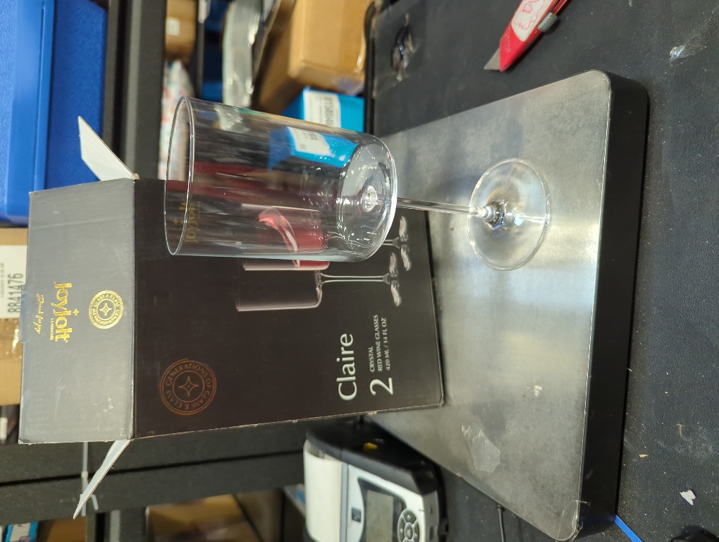 JoyJolt Claire Crystal Red Wine Glasses –  Set of 2 - 14-Ounce Wine Glass Set – Made in Europe